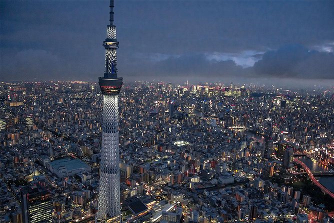 25-Min Downtown Helicopter Tour : Tokyo Skytree and Tokyo Tower - Romance and Special Occasions: Why This Is a Good Couple Plan