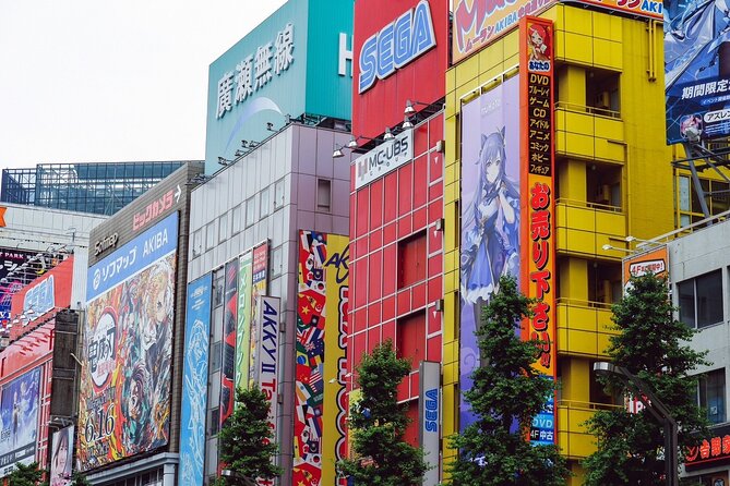 Akihabara Tour with Vintage Gaming Anime and Gachapon Experience - Super Potato: The 8-Bit Stairwell and Real Vintage Consoles