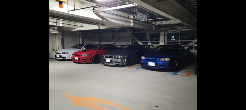 DaikokuPA:A private Daikoku tour in a customised R34! - The stops before Daikoku: Autobacs Shinonome and two vintage car photo breaks