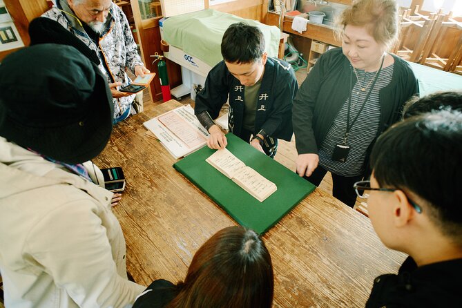 Ecotourism and Woodcraft with a Mountain Artist Near Tokyo - Inside a normally closed forest: aromas, thinning, and quiet time