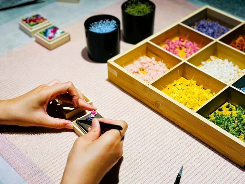 Experience Crafting a Flower-Adorned Mini Japanese Garden - Should you book this mini Japanese garden workshop?