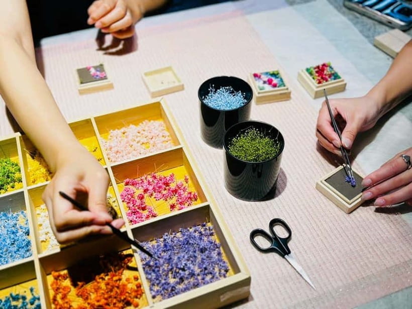 Experience Crafting a Flower-Adorned Mini Japanese Garden - Inside the spacious cafe: the workshop atmosphere