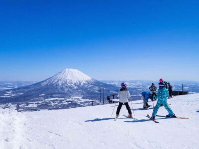 From Tokyo: Fujiyama Snow Resort Yeti Winter Ski Day Tour - How the day runs: Tokyo Station or Shinjuku to Yeti (and back in 11 hours)