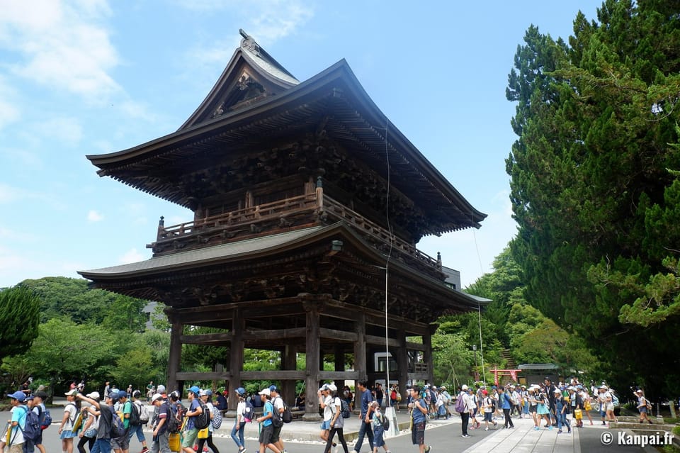 From Tokyo: Kamakura Full Day Tour with a Local Expert Guide - Transportation and stair reality: what to watch before you book