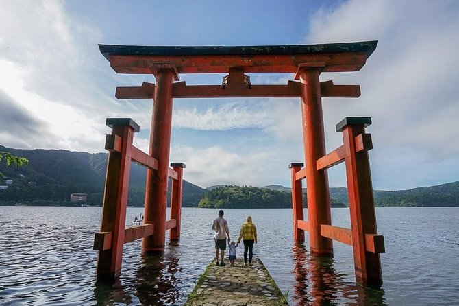 Hakone 8 hour Private Tour with Government-Licensed Guide - Ropeway, temples, and the art-museum rhythm