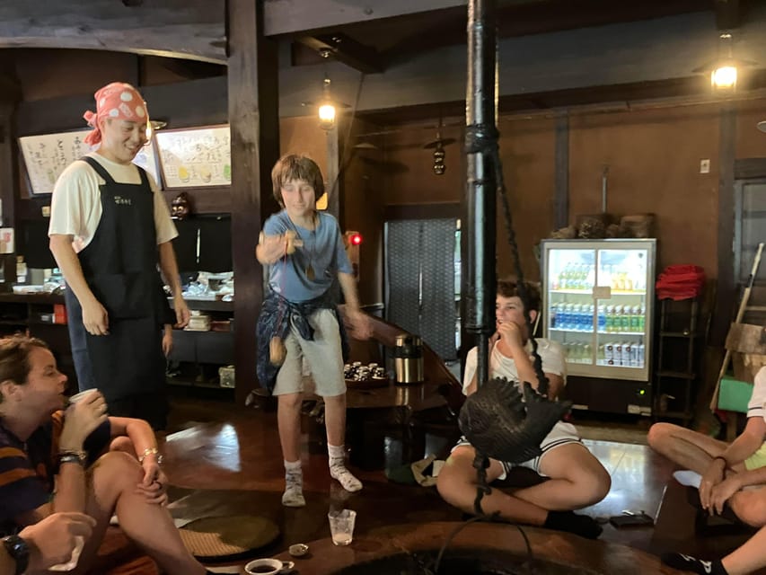 Hakone: Day Tour to View Mt Fuji & Wooden Culture Experience - Lunch and the cash reality: how to avoid a stressful midday
