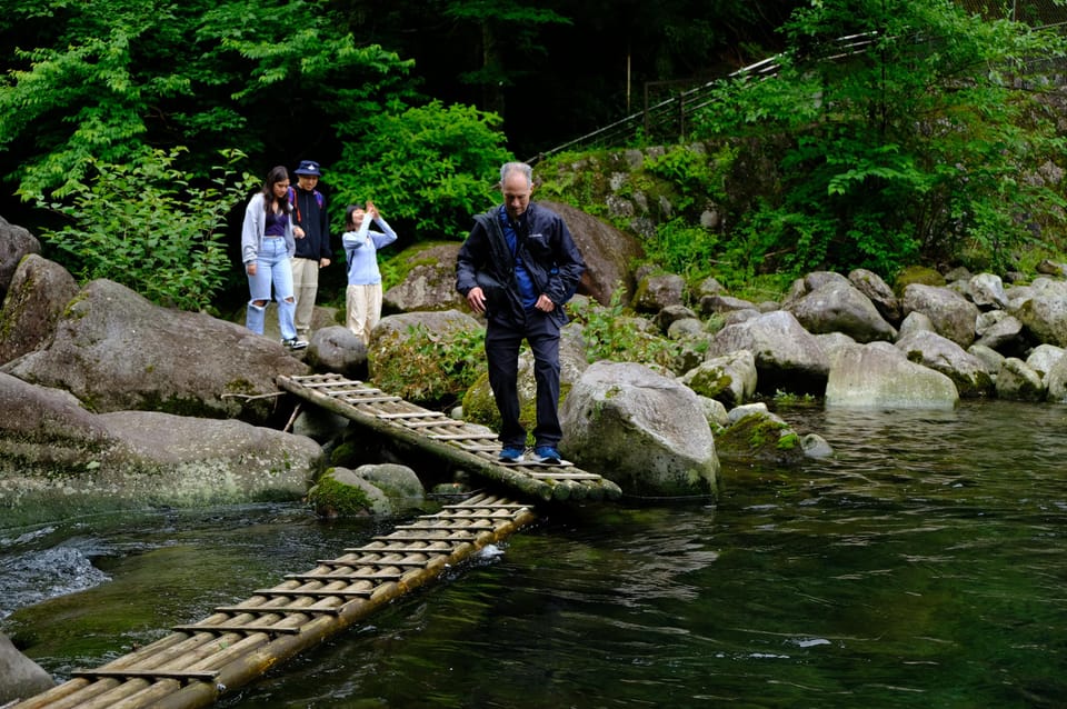 Hakone Hachiri: Old Tokaido Highway Hiking Tour - Mishima Taisha, Genbe River, and finishing at Mishima Station