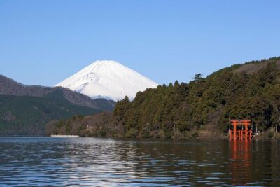 Hakone, majestic moment waiting! - Lake Ashi cruise: using the water to connect Hakone’s big sights