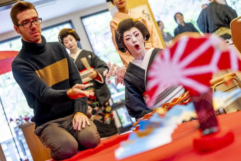 Japanese Traditional Entertainment Experience in Tokyo - Edo-Style Night Vibes: What This Actually Feels Like