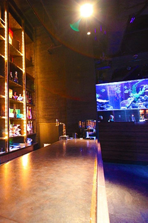 Kabukicho, Shinjuku: experiencing Japanese Host Club - Kabukicho meeting point: Gofuku Building and the B1 vending machine