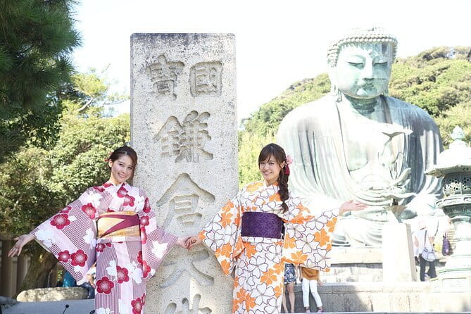 Kamakura Heritage Bike or Walk Tour with ex-Rickshaw guide - Stop 3: The grave of Minamoto no Sanetomo and Hojo Masako (short, but pointed)
