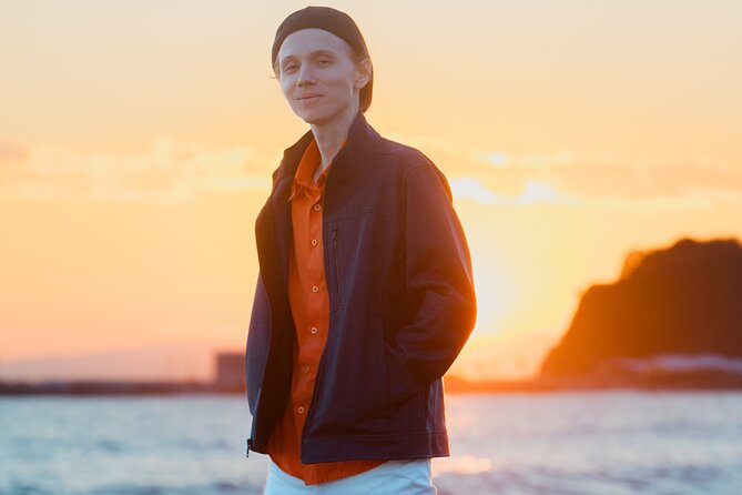 Kamakura Tour with Pro Photographer: Anime Train & Fuji Sunset - How Luis turns a station stop into flattering portraits