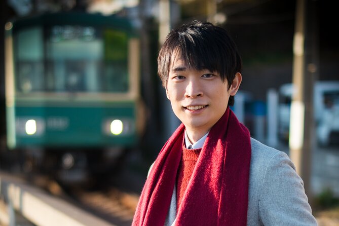 Kamakura Tour with Pro Photographer: Anime Train & Fuji Sunset - Photo delivery: what “30+ edited portraits in 72 hours” really means for value