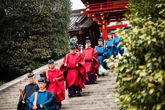 Kamakura Tour with Pro Photographer: Tsurugaoka Hachimangu shrine - From Kamakura Station to the Cherry-Tree Avenue Walk