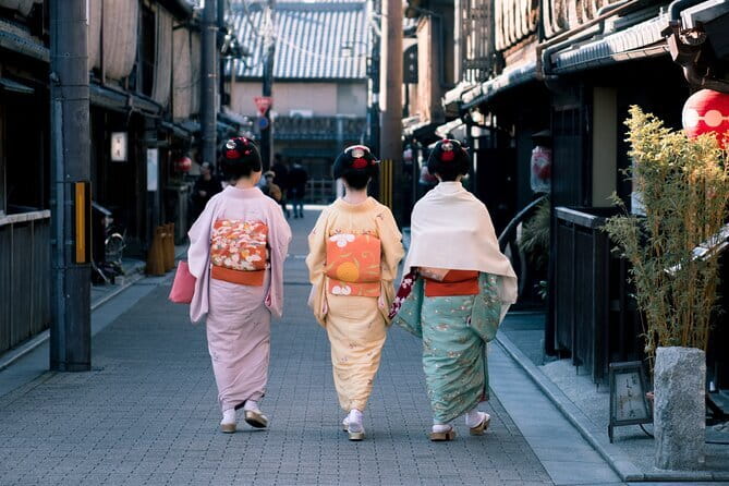 Kyoto Uncovered: One Full-Day Private Experience for First-Timers - Stop 4: Nishiki Market for Snacks, Souvenirs, and People-Watching