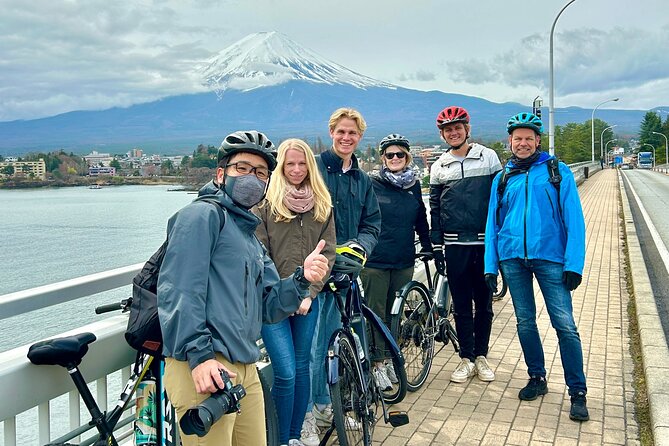 Lake Kawaguchi Explorer: E-Bike Guided Tour - Stop 2: Ubuyagasaki for the Upside-Down Fuji Moment