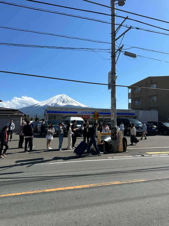 Mount Fuji One Day Private Tour With English Speaking Driver - Honcho Fuji Street: Fuji Over Everyday Japan (And Traffic Awareness)