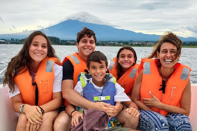 Mt Fuji Area: In-depth Guided Adventure in English or French - Key points that make this Mt Fuji tour work
