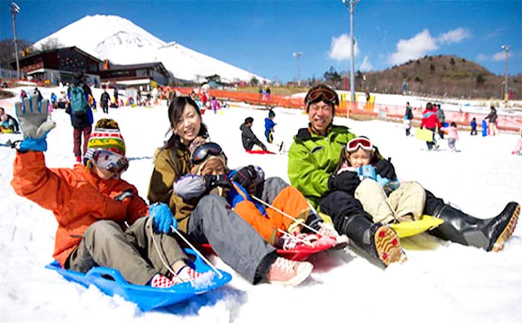 Mt. Fuji Skiing Experience- YETI Ski Resort & Onsen Day Trip - Food, shopping, and the Gotemba-area vibe after snow