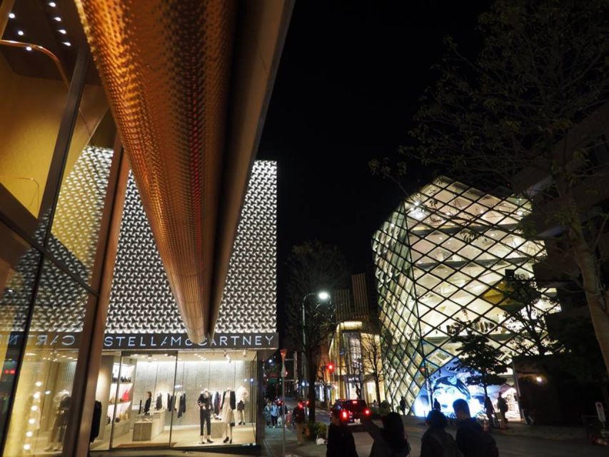 Private Harajuku Omotesando Architecture Tour - Back streets matter: everyday Tokyo next to sleek facades