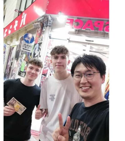 Shibuya: Pachinko Gaming Experience - Meeting at Hachikō: Find the Guide Holding the Blue Tablet