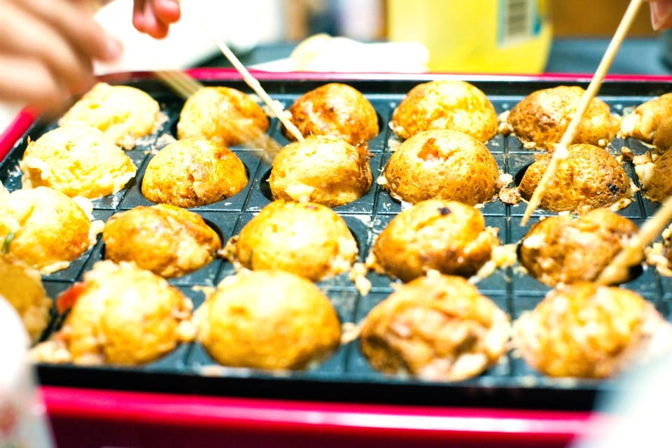 Takoyaki cooking experience in Kabukicho, Shinjuku - The Meal Part: Why the Timing Is Part of the Treat