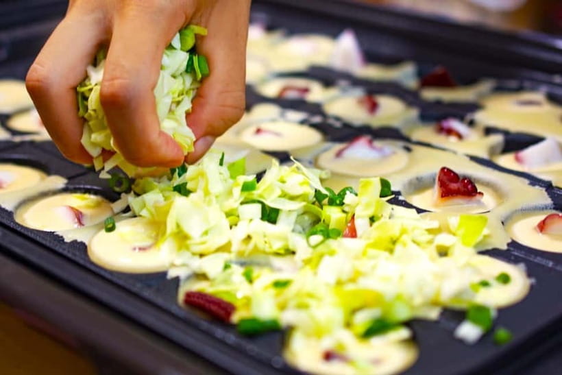 Takoyaki cooking experience in Kabukicho, Shinjuku - Meeting in Shinjuku: Finding It Without Stress