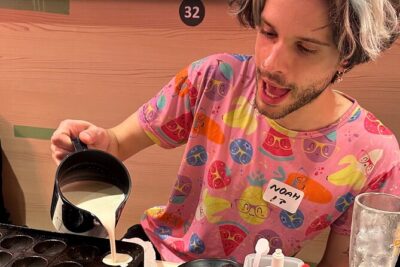 Takoyaki Party & Shinjuku Night Tour in Tokyo ※Unlimited Drinks - A quick start with your hosts: kanpai, then utage