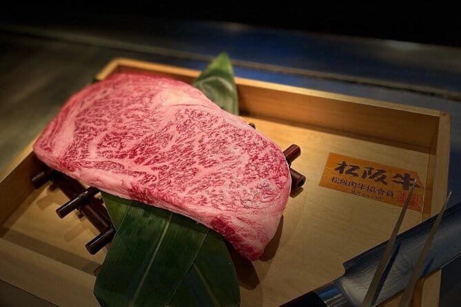 The Premium A5 Wagyu Tour in Shinjuku – With Free-Flow Drinks - Stop 3: Golden Gai alleys and the 200 tiny bars vibe