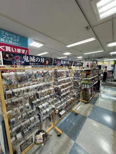 Tokyo Akihabara Anime walking tour & Maid Cafe option - Surugaya Akihabara Anime Hobby Pavilion: How Pre-Owned Shopping Works