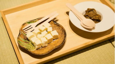 Tokyo: Asakusa Guided Food Tour with 12 Dishes & 3 Drinks - The 3-hour structure that keeps you full but not stuck
