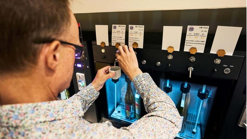 Tokyo: Asakusa Guided Food Tour with 12 Dishes & 3 Drinks - Sake bar stop: why the drink part feels like culture, not a gimmick