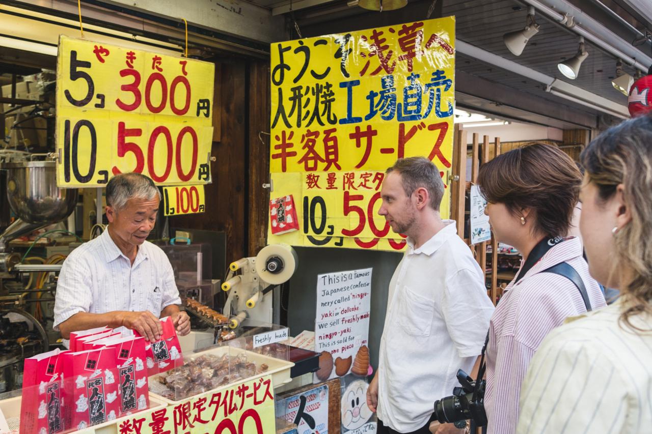 Tokyo: Asakusa Kimono Rental Experience - Walking Asakusa Streets in Kimono: Comfort, Photos, and Etiquette