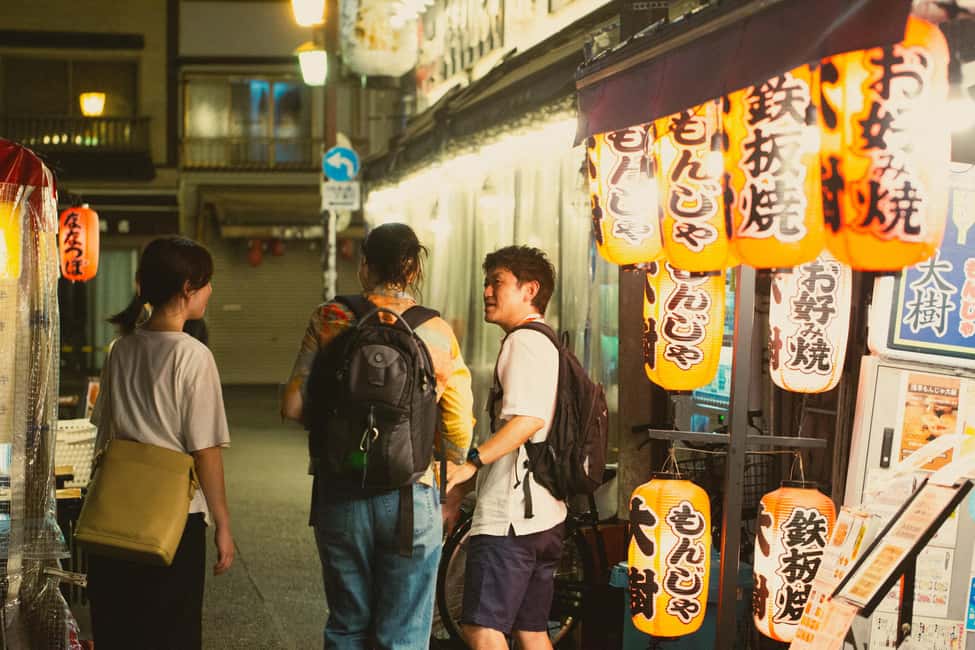 Tokyo: Asakusa Photogenic Night Walk with 1 drink - Kaminarimon Photo Stop: The Icon When the Lighting Works