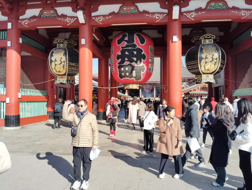 Tokyo: Asakusa & Senso-ji Temple 1.5-Hour Guided Tour - Senso-ji’s 1,400-year world: pagodas, halls, and a hidden focal point