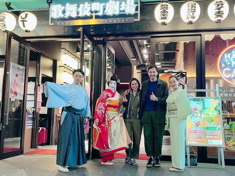 Tokyo: Authentic Japanese Dance Show ticket by professionals - Kimonos, Faces, and the Close-By Stage Effect