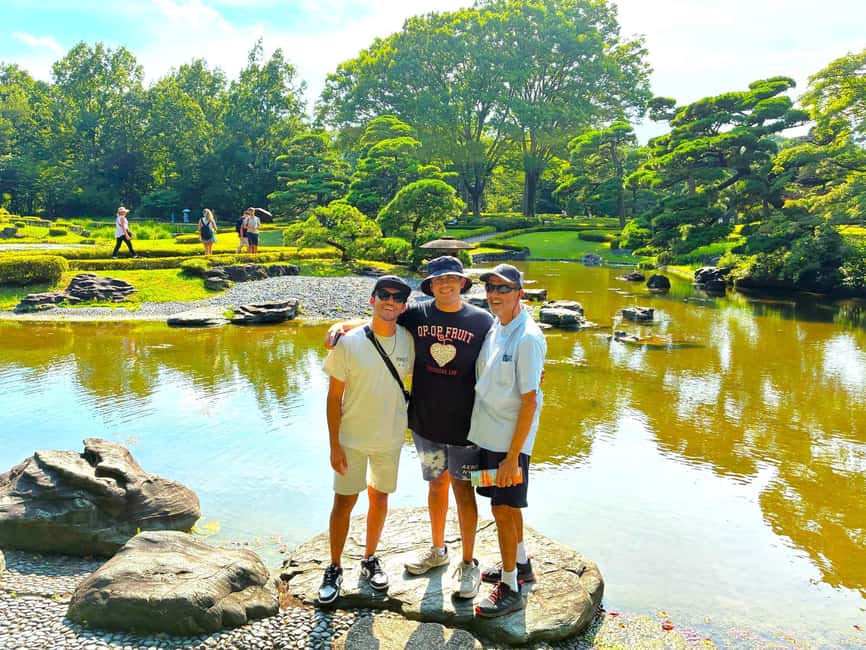 Tokyo: Edo Castle Ruins & Imperial Palace East Garden Tour - Wadakura Fountain and Moat: A Wedding Memorial Inside a Power Story