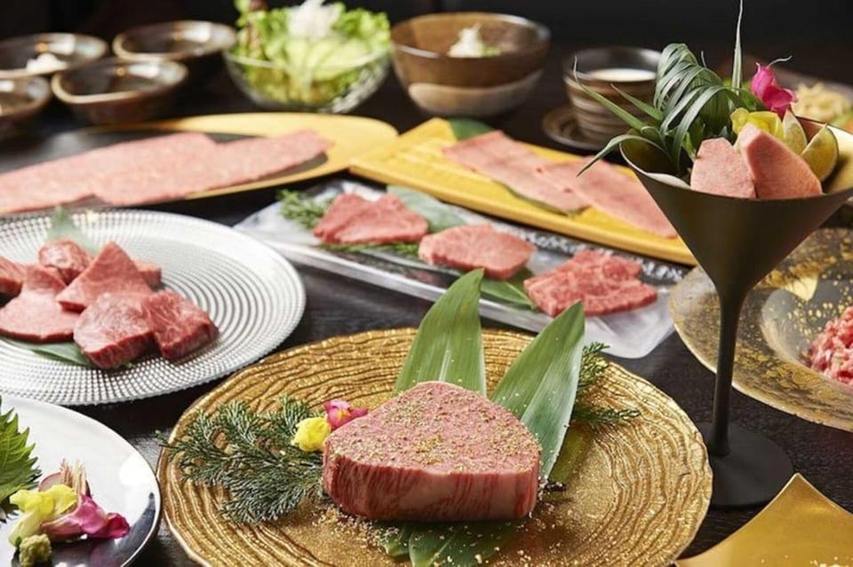 Tokyo: Exquisite Wagyu Beef Experience at Yakiniku Nikunone - Entering Yakiniku Nikunone: private rooms and seasonal calm