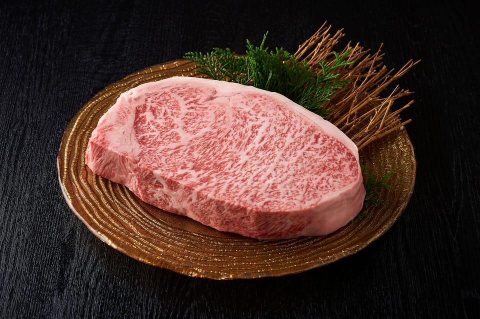 Tokyo: Exquisite Wagyu Beef Experience at Yakiniku Nikunone - What “A5 Wagyu” looks like on the plate