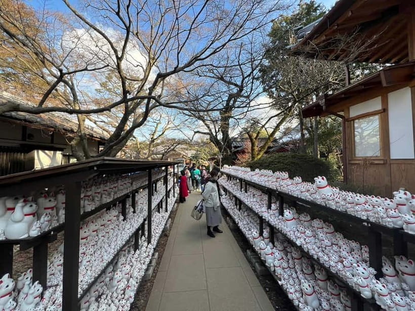 Tokyo: Gotokuji Culture Walk & Lucky Cat Temple Experience - Getting There: The Gotokuji Station 7-Eleven Meet-Up