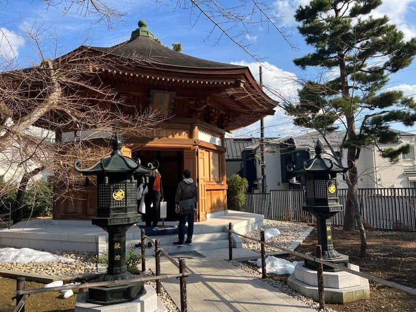 Tokyo: Gotokuji Culture Walk & Lucky Cat Temple Experience - Cat-Shaped Sweets: Why the Snack Is Part of the Experience