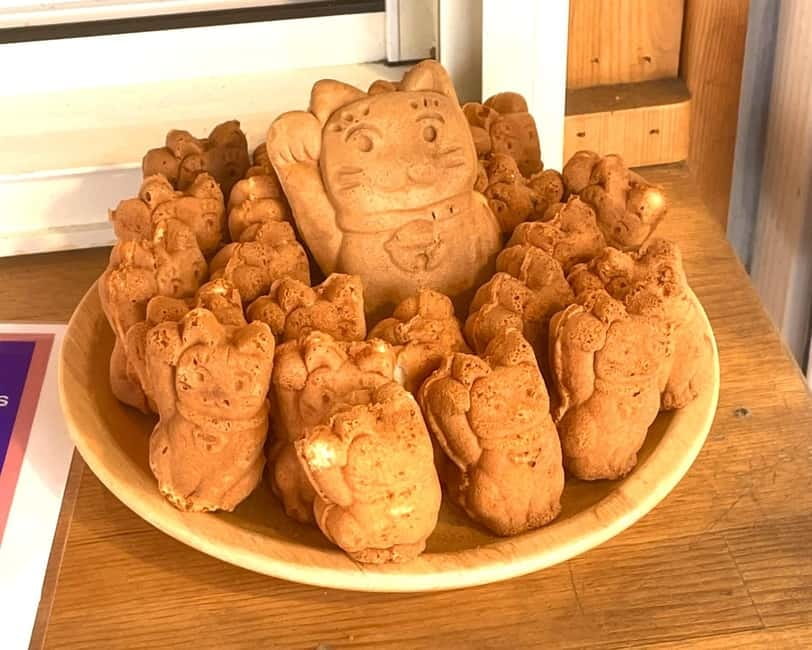 Tokyo: Gotokuji Lucky Cat Temple & Harajuku Cat Cafe Tour - Who this cat tour is perfect for, and who should skip it