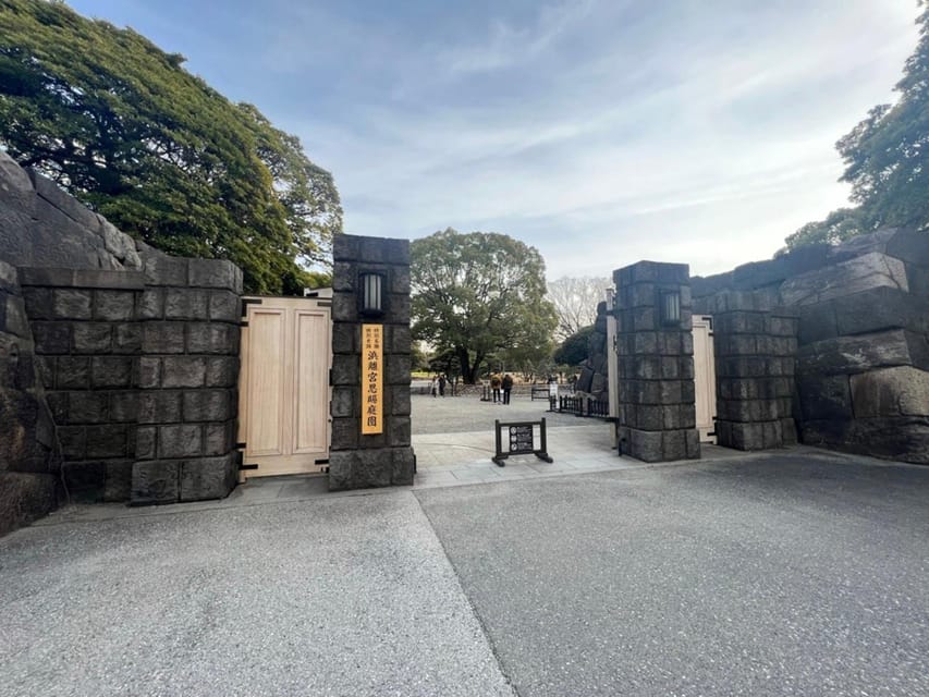Tokyo: Hama-rikyu Gardens tour with Japanese Tea & Sweets - Seasonal Changes You Can Spot During the Tour