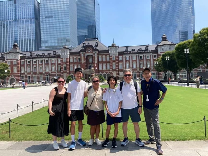 Tokyo: Imperial Palace East Gardens and Tokyo Station Tour - Meeting point at the East Gardens side: Wadakura Fountain Park Starbucks