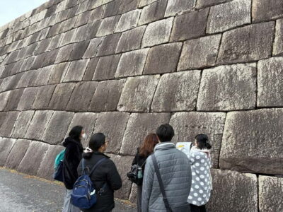 Tokyo: Imperial Palace with Nostalgic Alley Kagurazaka tour - Imperial Palace grounds without the inner palace: what you actually get