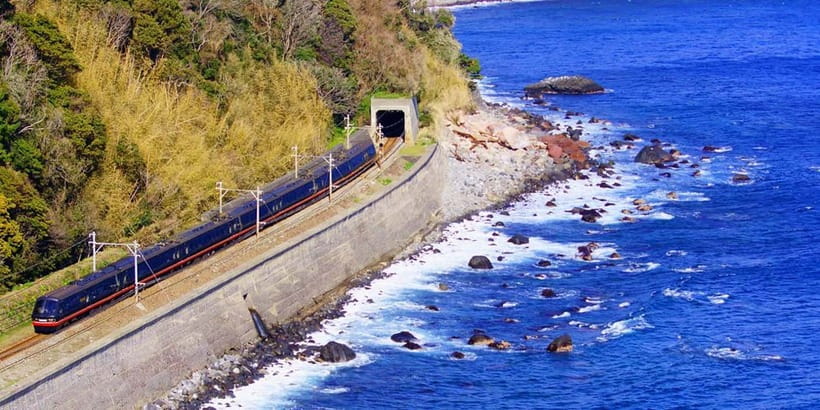 Tokyo: Izu Scenic Oceanview Train, Volcano, Coast Day Trip - Omuroyama summit loop: the extinct volcano with 360-degree views
