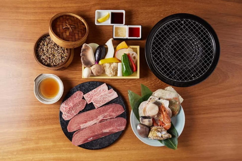 Tokyo: Japanese Experiece Dinner with Diving Ama Performance - Should you book the Tokyo Ama diver aquarium dinner?