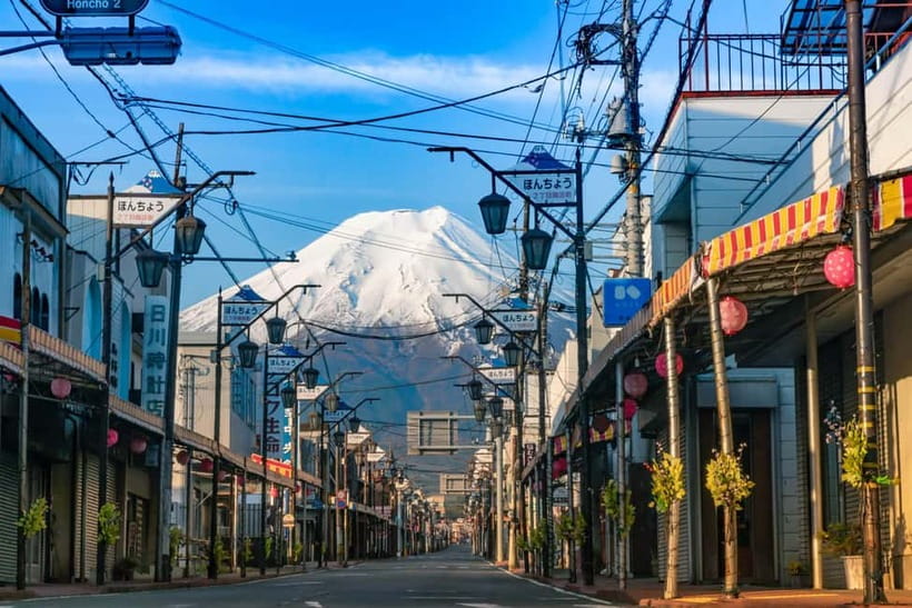 Tokyo: Mt. Fuji, Arakurayama Sengen Park, Oshino Hakkai Tour - Saiko Iyashi-no-Sato Nenba: Thatched-Roof Healing Time (Ticket Included)