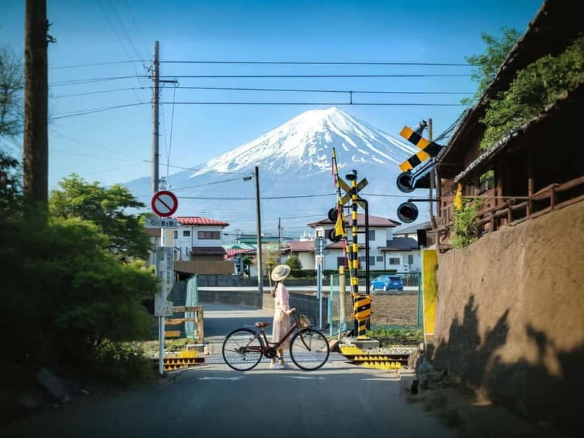 Tokyo: Mt. Fuji & Lake Kawaguchi Instagram Full Day Trip - Price and value: what $61 buys you in real life