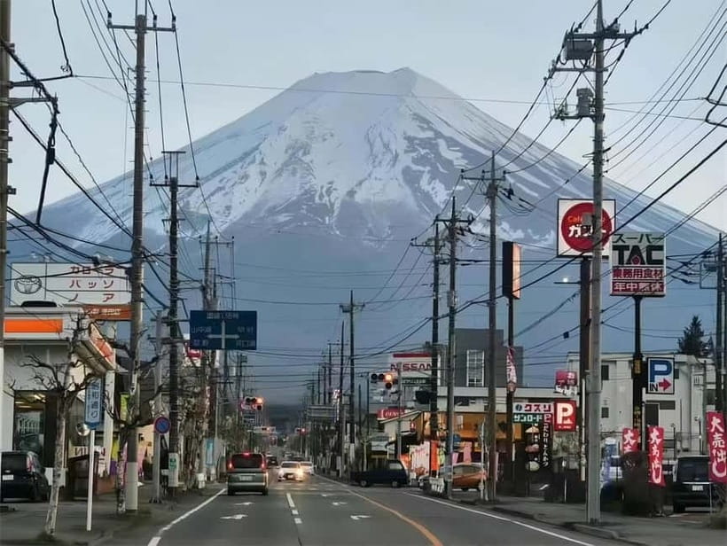 Tokyo: Mt. Fuji & Lake Kawaguchi Instagram Full Day Trip - The Fujiyoshida stop: Hikawa Clock Shop and the Heavenly Town viewpoint